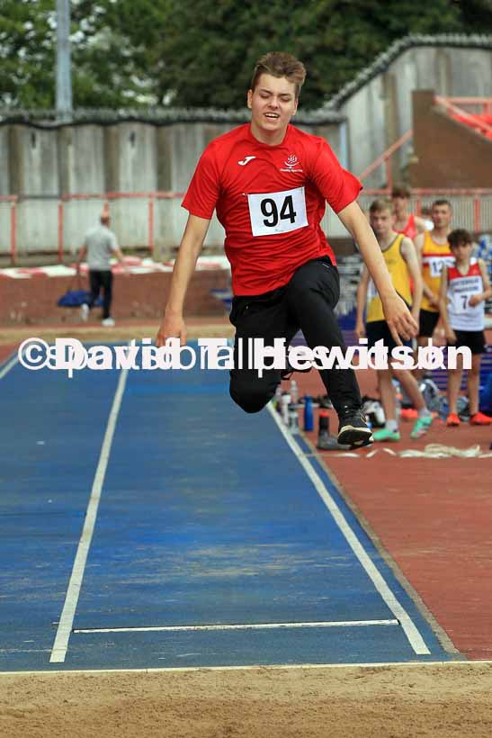 Long jump, 2023 Gateshead Tartan Games.  Photo: David T. Hewitson/Sports for All Pics